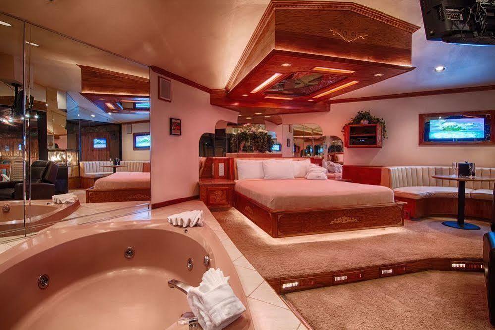 Sybaris Pool Suites - Indianapolis Buitenkant foto